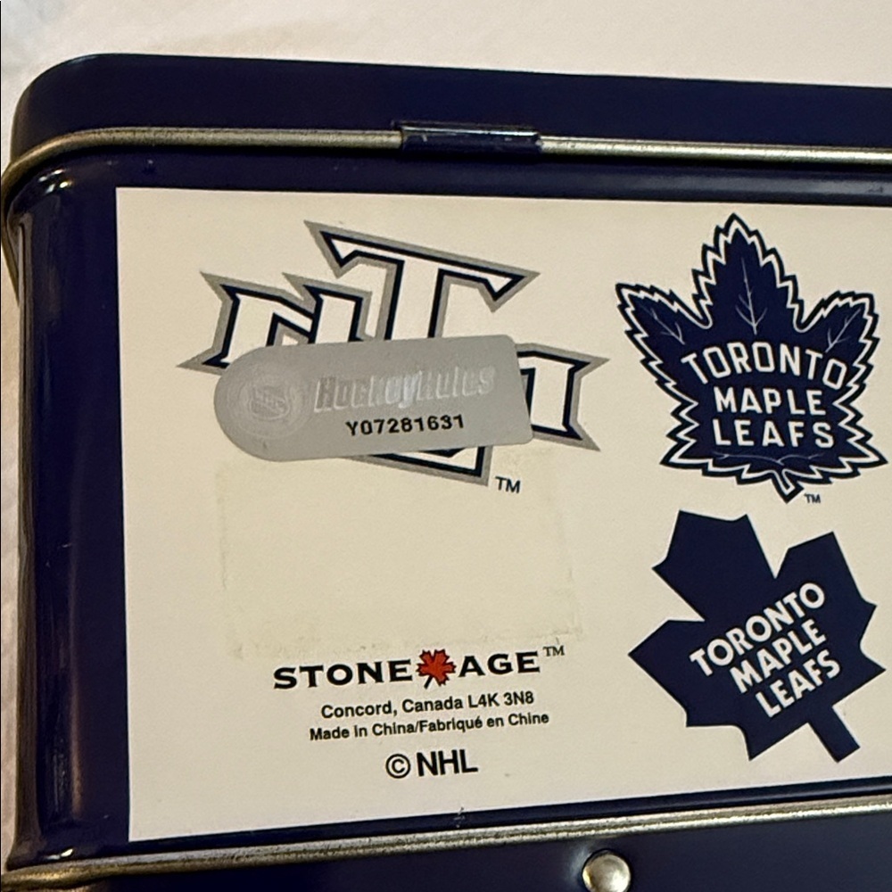 Official NHL Toronto Maple Leafs Vintage Blue Lunch Box with serial number - Picture 3 of 13